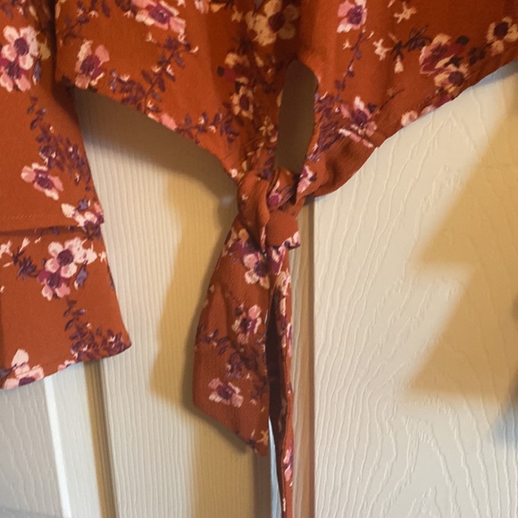 Self ❤️e top in fall colors - Picture 3 of 4